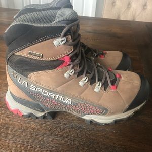 La Sportiva nucleo high GTX hiking boots